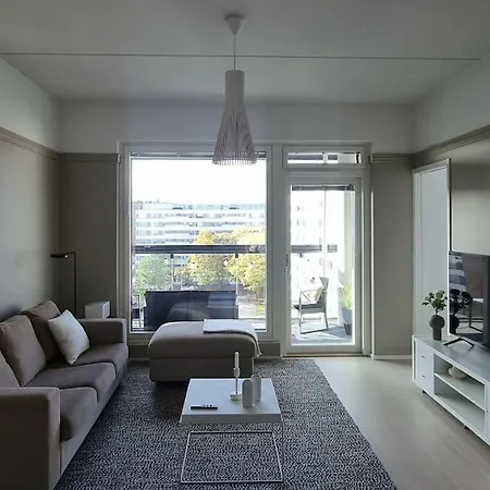 Tasokas Ja Viihtyisae Huoneisto! 坦佩雷